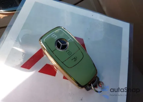 2017 Mercedes-Benz E 300 4Matic z USA, uszkodzony, nr VIN WDDZF4KB6HA202817